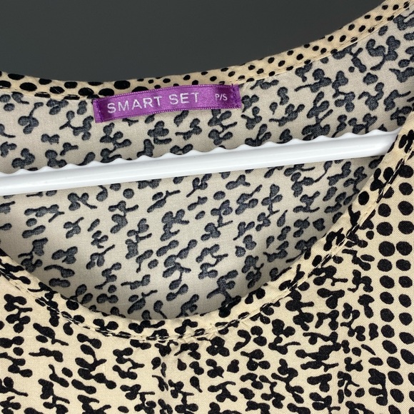 Smart Set - Dotted Design Romper with Shorts, Small - Picture 3 of 3